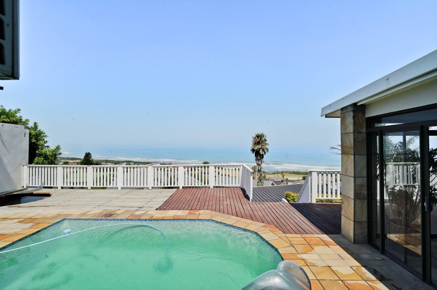 4 Bedroom Property for Sale in Winterstrand Eastern Cape